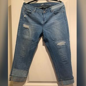 Distressed Cropped Boyfriend Jeans